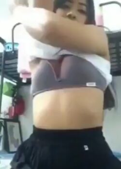 Colegiala Tetona + Vídeo Tocandose La Pusha 15