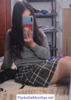 Colegiala blanquita sacan su pack cogiendo 19