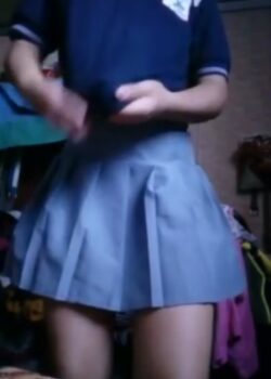 Colegiala Buenarda Para Jalar Al Ganzo De Una 15