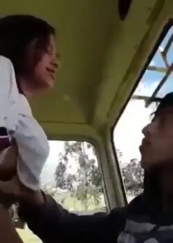 Colegiala Se Entrega En Lugar Abandonado 21