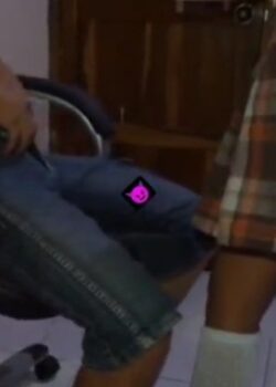 Cámara Oculta A Colegiala Golosa 20