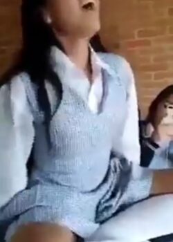 Colegialas Se Ponen Putitas En El Aula 16