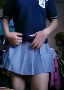 Colegiala pendeja se desnuda en Video para su vato 16