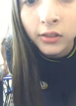 Ricas estudiantes se desnudan en el aula y más 19